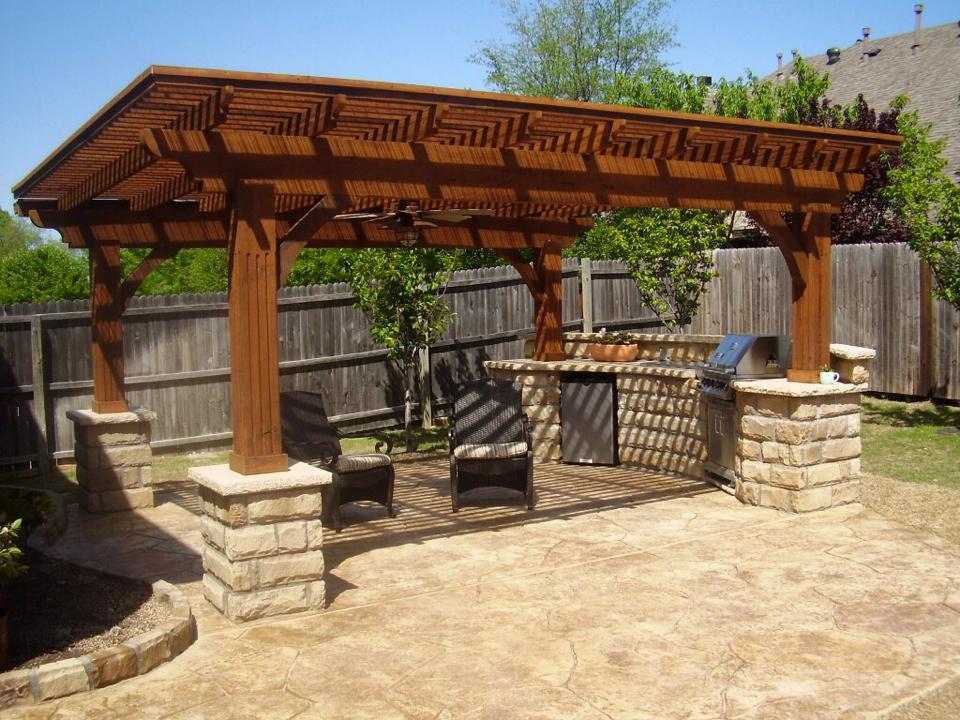 outdoor-kitchen-in-a-pergola