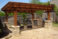 outdoor-kitchen-in-a-pergola